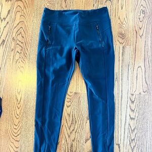Perfect Athleta zip pocket high rise pants! EUC! Size Large